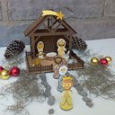Ver imagem 4 de Presépio de Natal Pequeno em Mdf 4mm Colorido 19x15x18cm Montável com Caixa