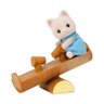 Sylvanian Families Bebê Gato com Gangorra - Epoch Magia - 1