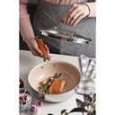 Ver imagem 2 de Frigideira Funda Tampa Tramontina Romagna Aço Inox Alumínio Cerâmico Marfim 24 Cm 3,1 L