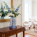 Ver imagem 1 de Vaso Decorativo em Porcelana Azul com Branco Floral 26x21x12cm