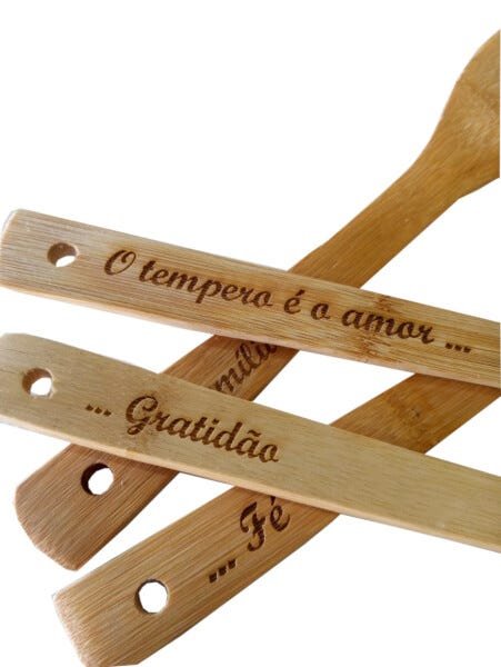 Conjunto de utensílios de cozinha de bambu 4 peças gravado