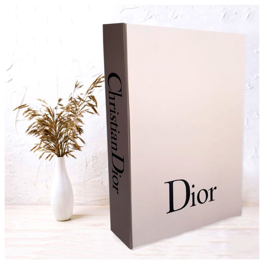 Libros decorativos Chanel,Dior , Louis Vuitton,Gucci, Prada Consultas in  box! Decime ,cual te gusta más? 😍 Consultá por carteras…