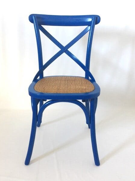 Cadeira Katrina Cross Paris. Encosto em x. Assento em Rattan Natural. Cor Azul Bic - 2
