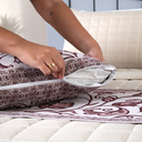 Ver imagem 5 de Kit 5 Peças Peseira Casal Padrão e Queen com Almofadas Cheias Dupla Face Grécia Jacquard Cor Vinho