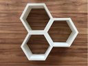 Ver mais imagens de Nicho Colmeia Hexagonal 20x20x10cm Branco Para Decoração Mdf