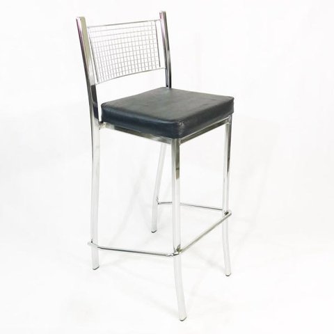 Banqueta EMPILHÁVEL cromada Altura 65cm assento preto - Poltronas do Sul