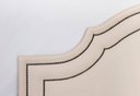 Ver imagem 3 de Cabeceira Queen Para Cama Box Provençal Luxo Dupla 160x60 Courino Off White - Tachas Fumê