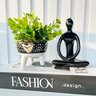 Decoração livro preto/branco + vaso tripé + enfeite mulher - 3