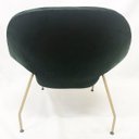 Ver imagem 6 de Poltrona Womb Chair com puff tecido Veludo Verde Militar Base cor Mostarda - Poltronas do Sul