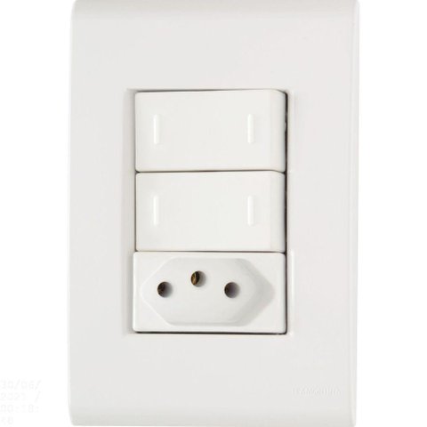 Conjunto 4x2 com 2 Interruptores Paralelos 10 a 250 V e 1 Tomada 2p+t 10 a 250 V Liz Bran