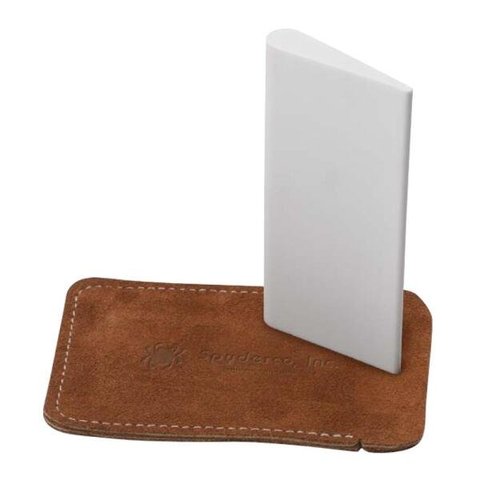 Pedra de Afiação Spyderco Fina 2 x 4 Polegadas com Capa em Couro