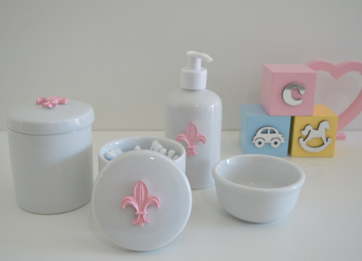 Kit Higiene Porcelana Bebê + Potes Algodão Cotonete - Flor de Liz Rosa.