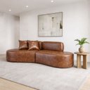 Ver imagem 1 de Sofá Orgânico Curvo Quatro Lugares 250cm em Corino Ocre Luxuoso com Almofadas