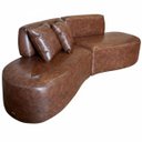 Ver imagem 2 de Sofá Orgânico Curvo Quatro Lugares 250cm em Corino Ocre Luxuoso com Almofadas