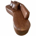 Ver imagem 4 de Sofá Orgânico Curvo Quatro Lugares 250cm em Corino Ocre Luxuoso com Almofadas