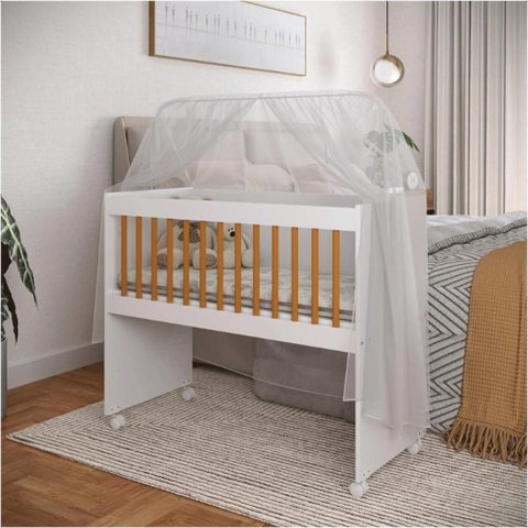 Mini Berço Moisés Amadeirado e Branco | Compacto e Multifuncional | Vira Mesa e Aparador