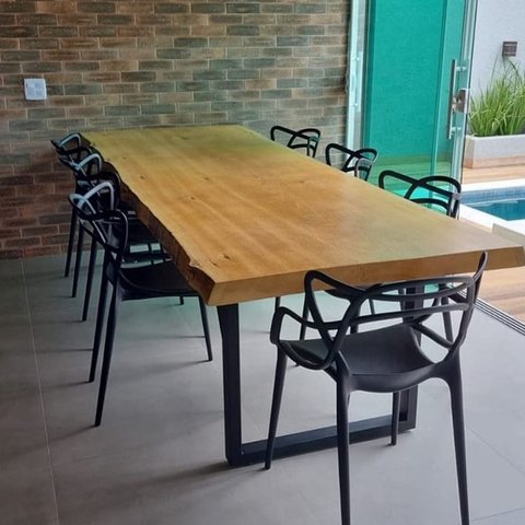 Mesa de Tronco Pequiá Orgânica Cor Natural com Pés em Aço Carbono Preto 250cm Comp X 100cm Larg