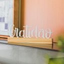 Ver imagem 2 de Palavra Decorativa Gratidão em Aço Com Suporte de Madeira - Wp Connect Suporte de Aço Gratidão Preto