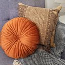 Ver imagem 4 de 2 Almofadas Redondas Rendy em Veludo Várias Cores Cor:terracota