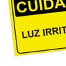 Placa de Sinalização Cuidado Luz Irritante em Pvc - 2