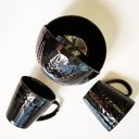 Ver imagem 3 de Caneca Preta em Cerâmica Relieve Folhas 254ml Cozinha Yoi