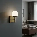 Ver imagem 2 de Arandela de Parede Luminaria Quadrado de Alumínio com Vidro Globo Branco Fosco 12cm