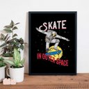 Ver imagem 2 de Quadro Decorativo Astronauta Skate 45x34cm - com vidro:Madeira branca