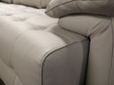 Ver mais imagens de Sofá Retrátil e Reclinável de Couro Filipinas Canto com Chaise Esquerda 1,26m - Grizzy