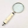 Lupa de Aumento Prata Madrepérola Enfeite Decoração - 1