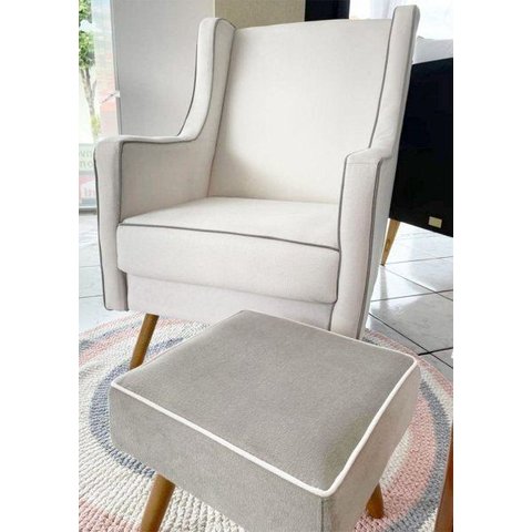 Poltrona Amamentação e Decoração Retrô Off White com Puff Cinza