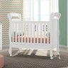 Berço Mini Cama Colonial 773 com Rodízio e Aplique Linha Amore - Branco Qmovi - 2