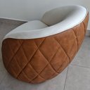 Ver imagem 5 de Poltrona Decorativa Fixa 87cm Hermon Courino Caramelo | Boucle Suave Off White - Sallar Home