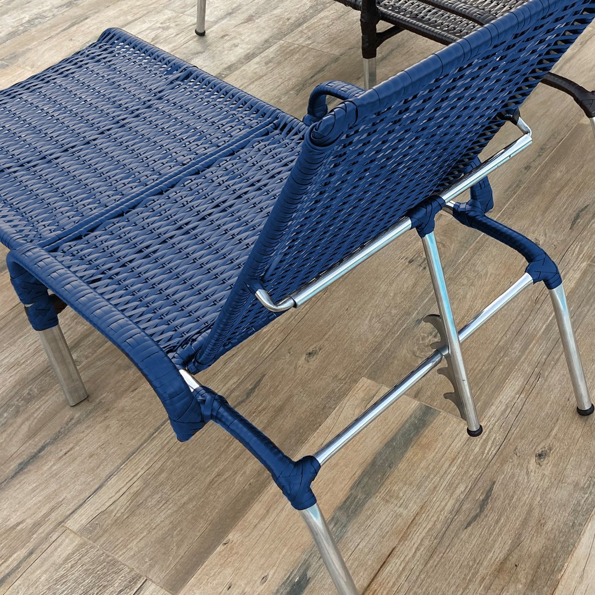 Kit 2 Cadeiras em Fibra Sintética Madrid com Mesa de Centro Cor:azul - 3