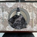 Ver imagem 1 de Kit 6 Guardanapos em Jacquard Luxo Medalhão Preto e Prata 40x40cm