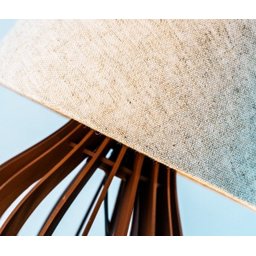 Abajur Luminária de Mesa de Madeira Caramelo Cúpula de Tecido Bege 34cm - Sala Quarto Escritório - 7