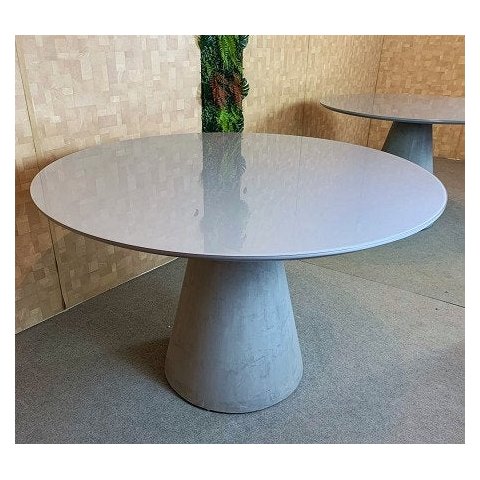 Mesa de Jantar Cone 160cm Cimento Queimado + Vidro 4mm - Cinza Claro