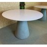 Mesa de Jantar Cone Concreto 130cm Tampo Laqueada - Branco - 1