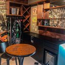 Ver imagem 3 de Mesa Bistrô Alta Redonda 60cm Madeira Maciça Pirografada Stronger Whiskey com Borda Preta - Empório