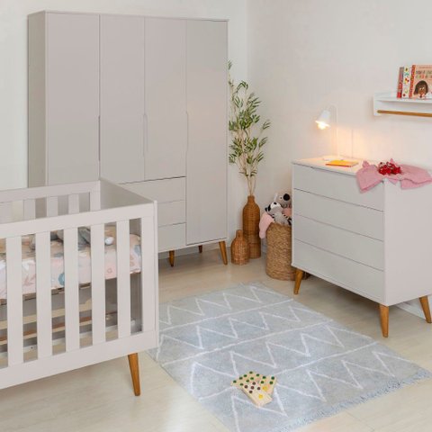 Kit Quarto Infantil com Pés Retrô Mel - Cômoda Elfe 4 Gavetas + Guarda-Roupa Elfe + Berço Mini Cama