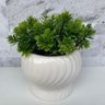 Vaso Decorativo Branco de Cerâmica com Trabalhado - 4