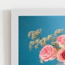 Ver imagem 2 de Quadro Vaso de Rosas Azul Decorativo Moldura Branca 60x40cm