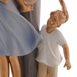 Escultura Família Decorativa em Resina Ouro Mãe, Pai e Casal de Filhos - 2