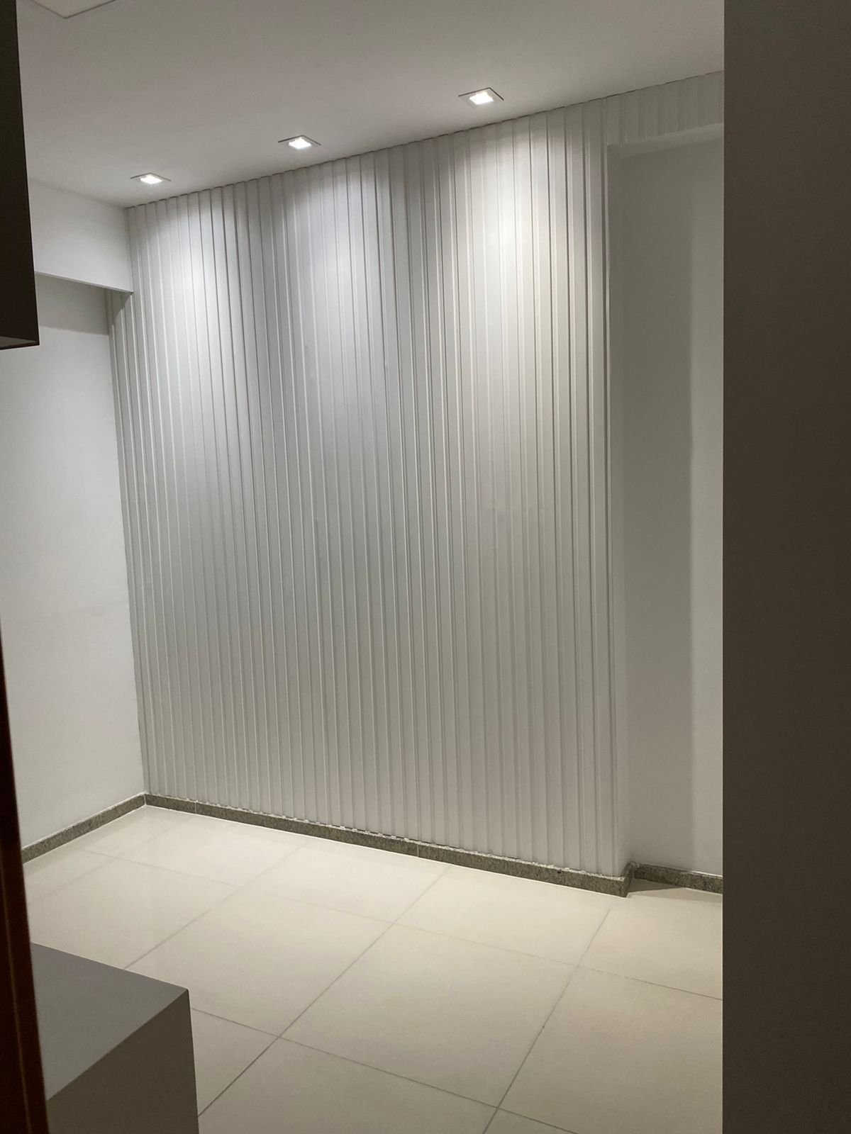 Painel Ripado Compacto 01: Unid. 274x25cm Larg. Talatto Painéis Branco Tx - 7