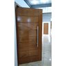 Porta Pivotante De Madeira Maciça  Angelim 214x118 C/Puxador e Fechadura - 2