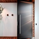 Ver imagem 1 de Porta de Alumínio Pivotante com Fechadura Digital 268x130cm Lucasa Eccellente Abertura Esquerda Preto