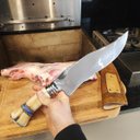 Ver imagem 6 de Faca Bowie Forjada 9' Integral Aço Inox 420C Cabo Osso Artesanal Churrasco
