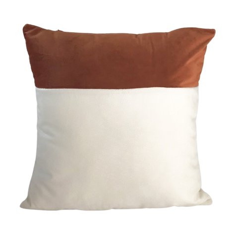 CAPA DE ALMOFADA QUADRADA EM VELUDO CREME E TERRACOTA Almofadas Estilo