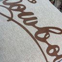 Ver imagem 2 de Capa de Almofada em Linho Country Aplique em Couro 50x50cm - Escrita