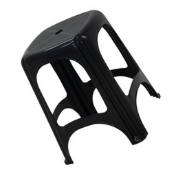 Banqueta Preta Banco Tramontina em Plástico 100Kg Portátil Empilhável Compacto Niterói ECO - 6