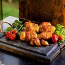 Ver imagem 2 de Grelha de Pedra Sabão Quadrada 25x25 Cm + 2 Cumbucas com Suporte de Madeira